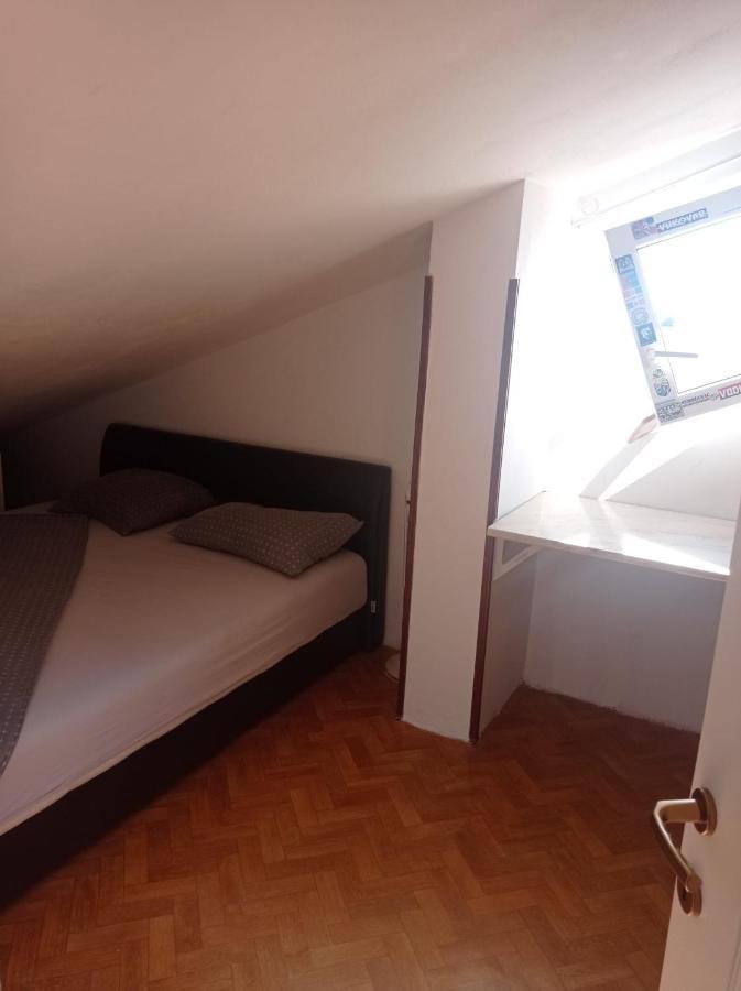 Apartments Tomisa Спліт Екстер'єр фото