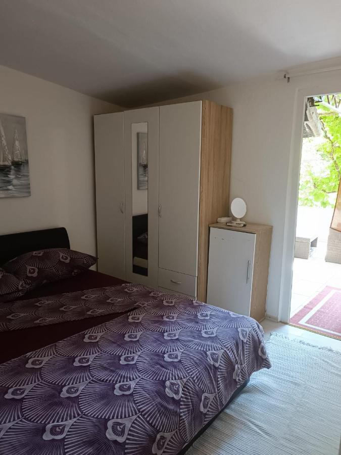 Apartments Tomisa Спліт Екстер'єр фото